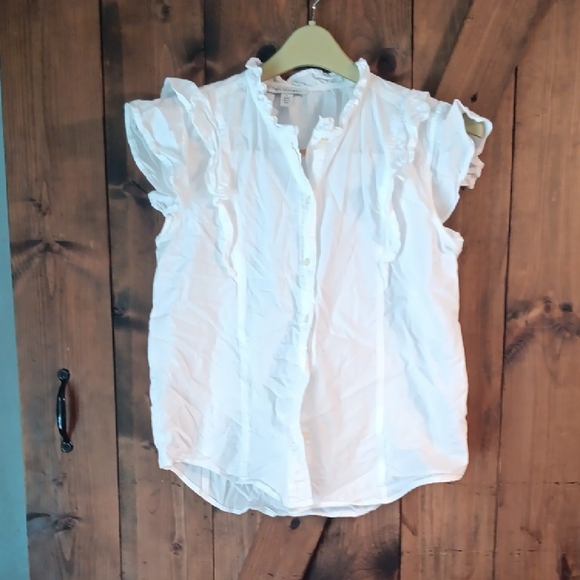 Free Assembly Tops - Chic White Ruffled Blouse for Women
